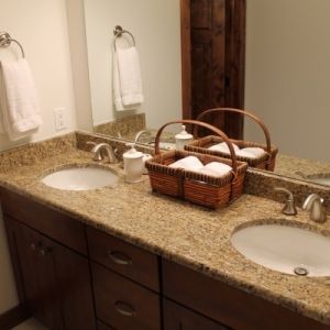 Bathroom Granite, Color: New Venetian